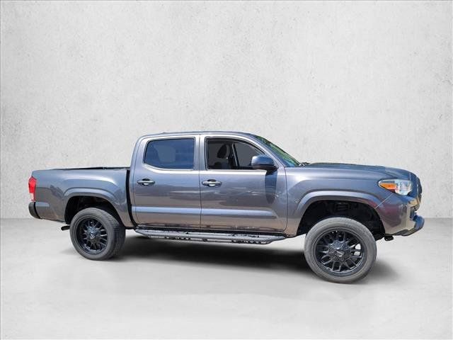 Used 2016 Toyota Tacoma SR5 w/ Towing Package RWD image 4