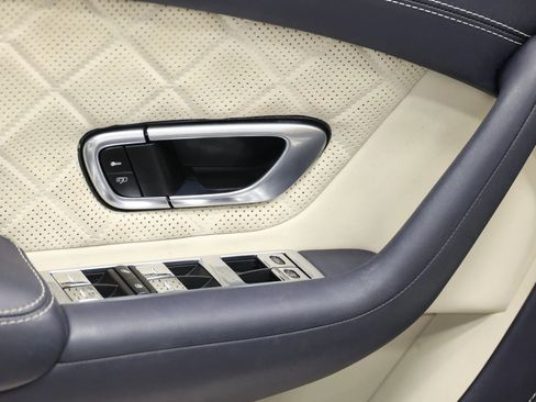 Used 2017 Bentley Continental GT image 12