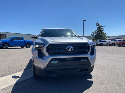 Used 2024 Toyota Tacoma SR5 AWD/4WD image 15