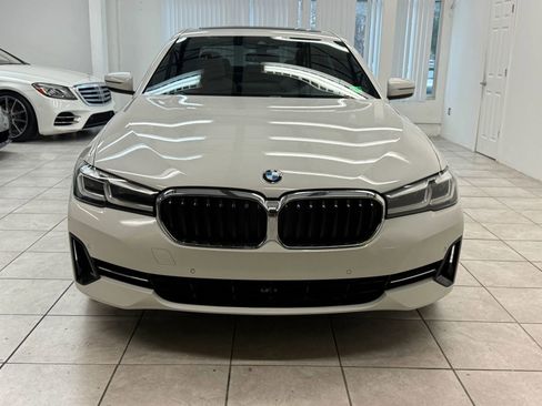 Used 2021 BMW 530i w/ Convenience Package image 2