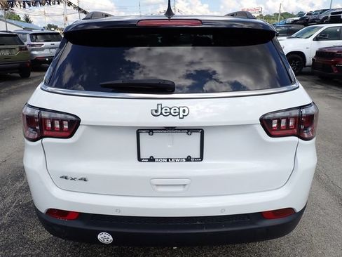 Used 2025 Jeep Compass Limited AWD/4WD image 4
