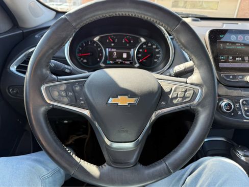 Used 2017 Chevrolet Malibu Premier w/ Premier Sun and Wheel Package image 10