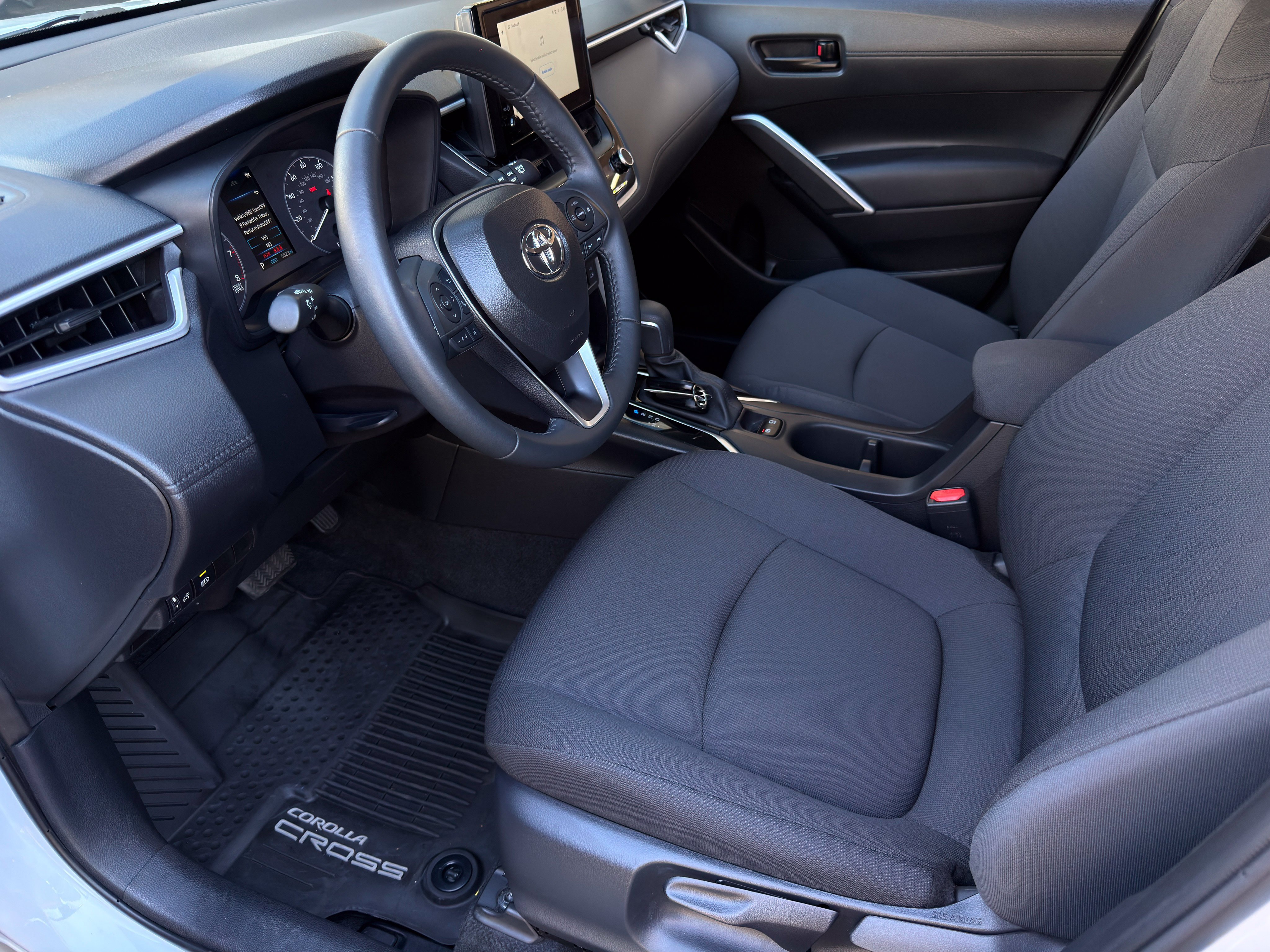 Certified 2025 Toyota Corolla Cross LE FWD image 18