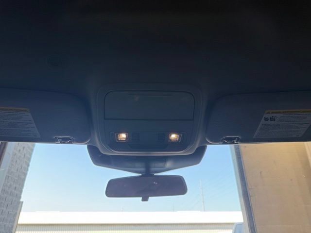 Used 2022 Ford Explorer XLT w/ Equipment Group 202A AWD/4WD image 17