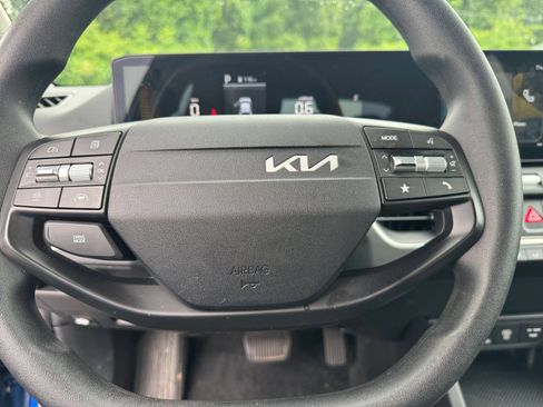 Used 2025 Kia K4 FWD image 26