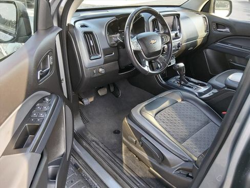 Used 2019 Chevrolet Colorado Z71 RWD image 10