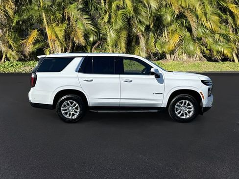 Used 2025 Chevrolet Tahoe LT AWD/4WD image 3