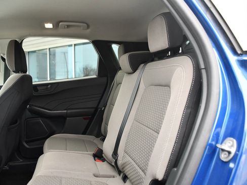 Used 2022 Ford Escape SE image 18