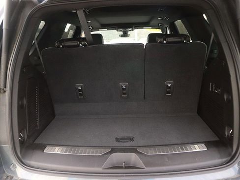 Used 2021 Chevrolet Tahoe Premier w/ Premium Package image 16