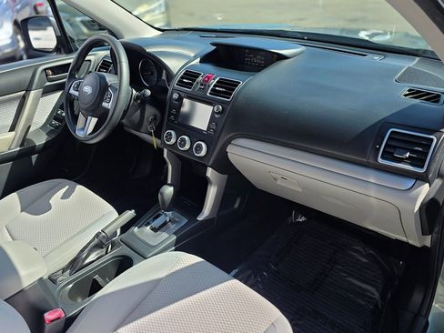 Used 2017 Subaru Forester 2.5i w/ Alloy Wheel Package image 9