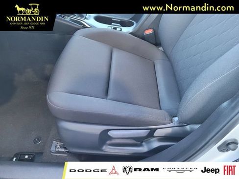 Used 2024 Toyota Corolla LE FWD image 15