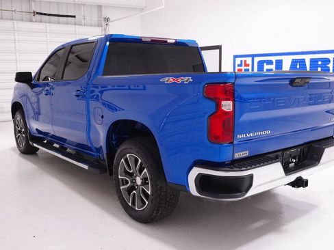 Used 2022 Chevrolet Silverado 1500 LT AWD/4WD image 27