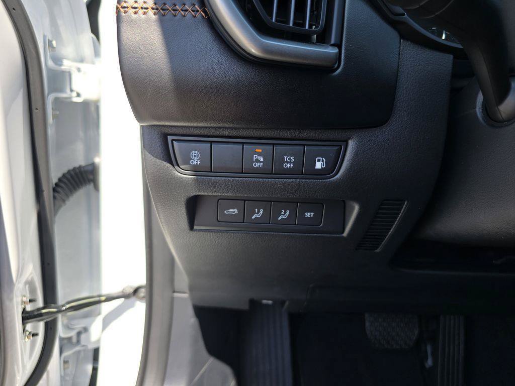 Used 2026 MAZDA CX-50 AWD 2.5 Hybrid w/ Premium Pkg image 34
