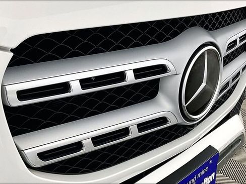 Used 2023 Mercedes-Benz GLS 450 4MATIC image 31