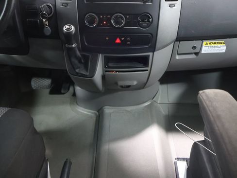 Used 2016 Mercedes-Benz Sprinter 2500 image 20