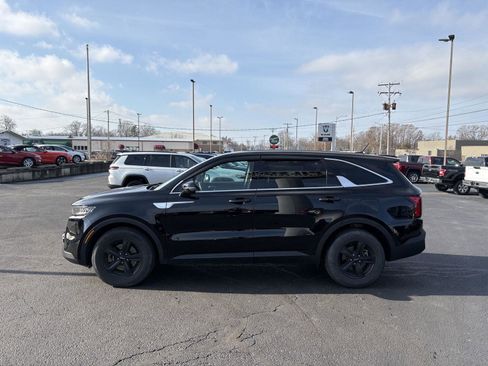 Used 2022 Kia Sorento LX image 5