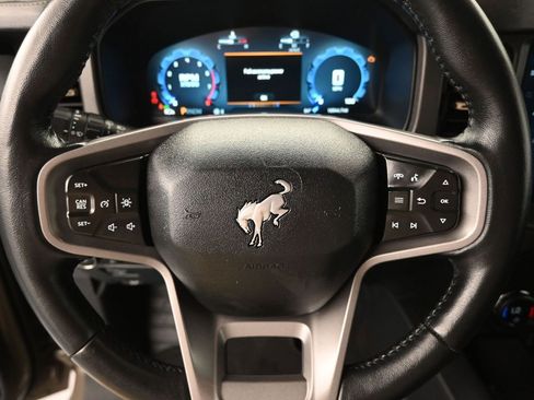 Used 2025 Ford Bronco Badlands image 13