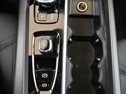 New 2026 Volvo XC60 B5 Plus w/ Protection Package Premier image 34