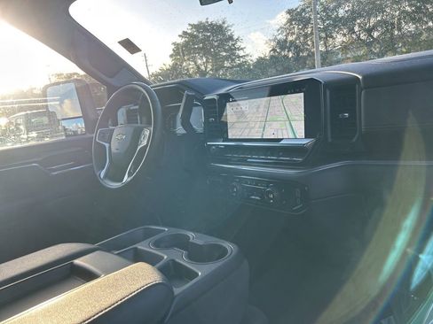 Used 2025 Chevrolet Silverado 2500 LT w/ Convenience Package image 25