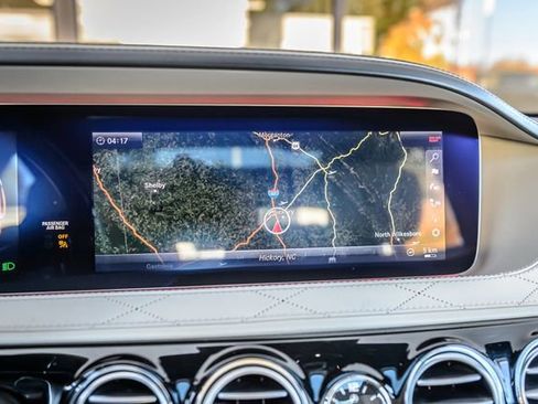 Used 2018 Mercedes-Benz S 560 4MATIC Sedan image 21