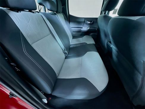 Certified 2023 Toyota Tacoma TRD Off-Road image 24