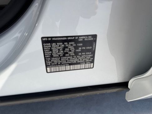 Used 2025 Volkswagen Atlas SEL Premium R-Line AWD/4WD image 24