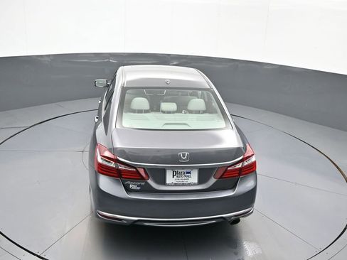 Certified 2017 Honda Accord EX-L image 39