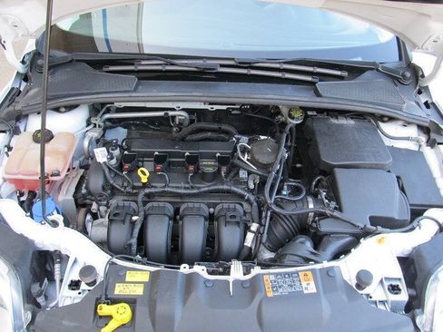 Used 2014 Ford Focus SE FWD image 3