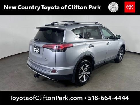 Used 2016 Toyota RAV4 XLE AWD/4WD image 3
