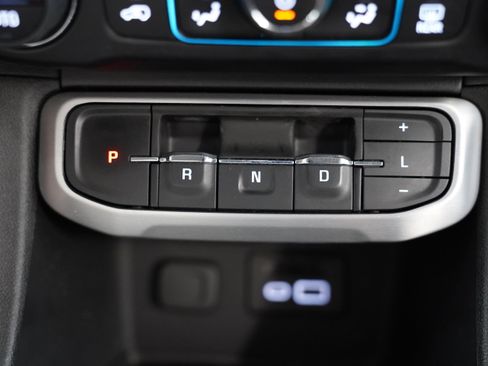 Used 2023 GMC Acadia SLT w/ Technology Package AWD/4WD image 32