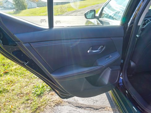 Used 2023 Nissan Sentra SR w/ Midnight Edition Package image 28