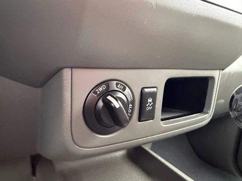 Used 2019 Nissan Frontier SV image 21