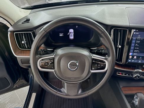 Used 2024 Volvo XC60 B5 Plus w/ Protection Package Premier AWD/4WD image 15