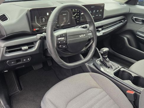 Used 2025 Kia K4 EX image 34