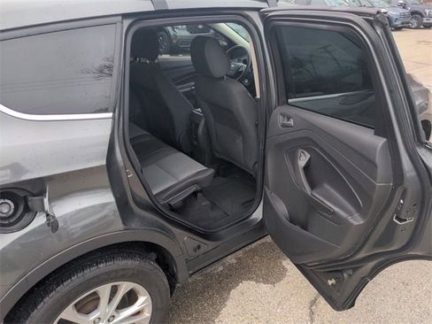 Used 2017 Ford Escape SE image 16