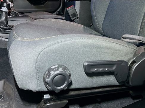 Used 2024 Jeep Wrangler Unlimited image 16