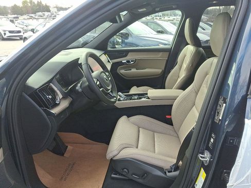 New 2026 Volvo XC90 B6 Ultra image 9