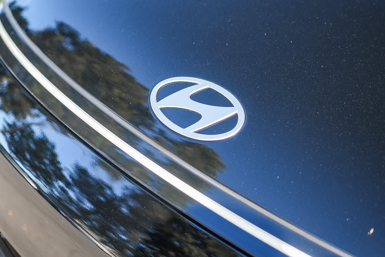 Used 2024 Hyundai Kona Limited AWD/4WD image 3