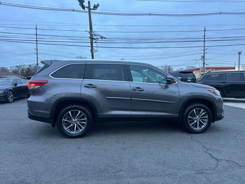 Used 2019 Toyota Highlander XLE image 8