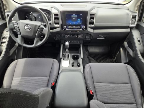 Used 2024 Nissan Frontier SV w/ SV Convenience Package RWD image 15
