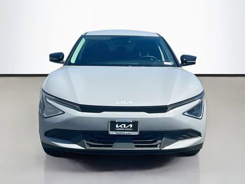 New 2026 Kia EV6 Light RWD image 2