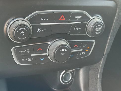 Used 2023 Dodge Charger SXT RWD image 22