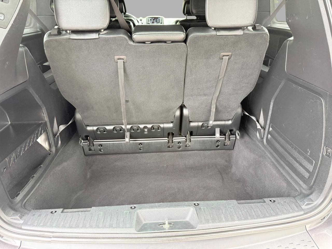 Used 2017 Dodge Grand Caravan SXT w/ Driver Convenience Group FWD image 16