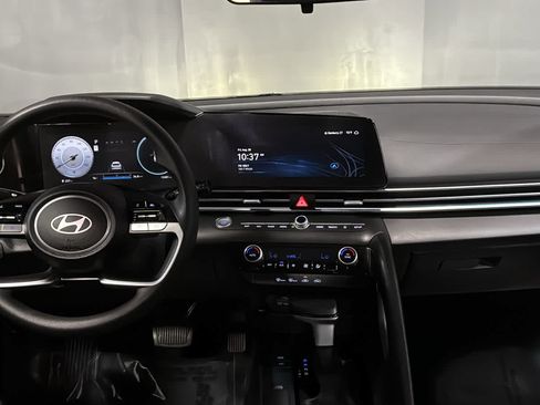 Used 2024 Hyundai Elantra SEL FWD image 24