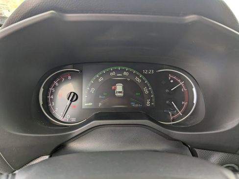 Used 2023 Toyota RAV4 XLE Premium image 27