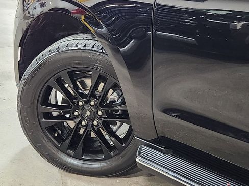 Used 2022 Ford Expedition XLT image 23