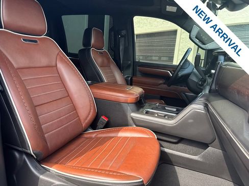Used 2024 GMC Sierra 2500 Denali Ultimate AWD/4WD image 9