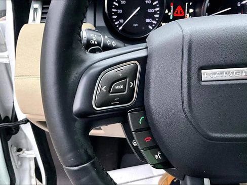 Used 2013 Land Rover Range Rover Evoque Pure Premium image 17