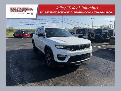 Certified 2024 Jeep Grand Cherokee Limited AWD/4WD image 1