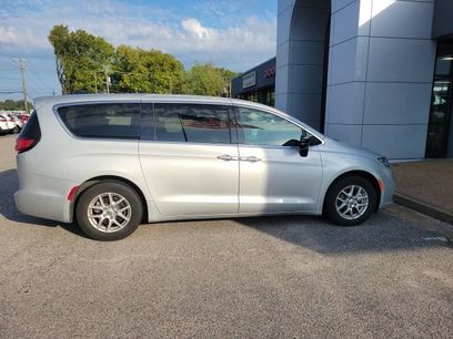 Used 2024 Chrysler Pacifica Touring-L